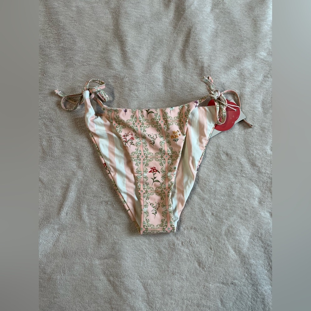 Aqua Bendita Women’s Low Rise Cheeky Bikini Bottoms Medium (8-10) NWT Reversible